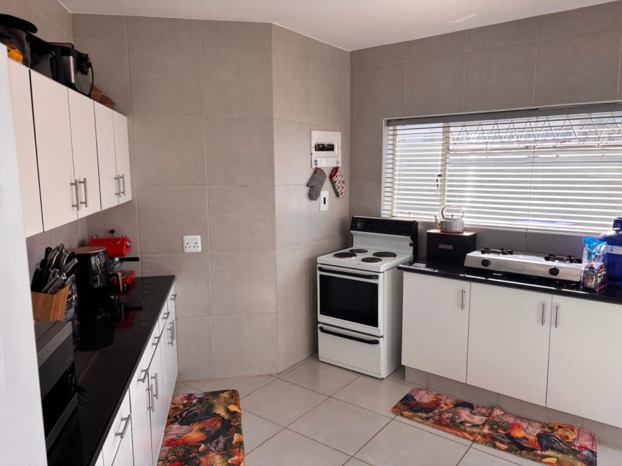 4 Bedroom Property for Sale in Jeffreys Bay Central Eastern Cape